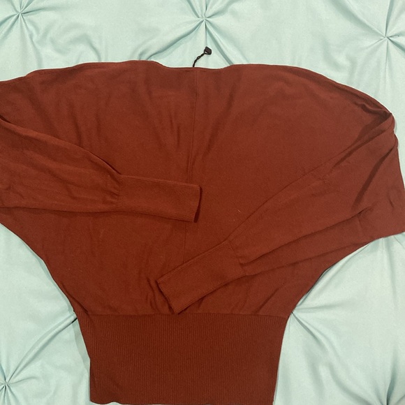 Express light sweater
Excellent condition 
XS - Picture 2 of 2